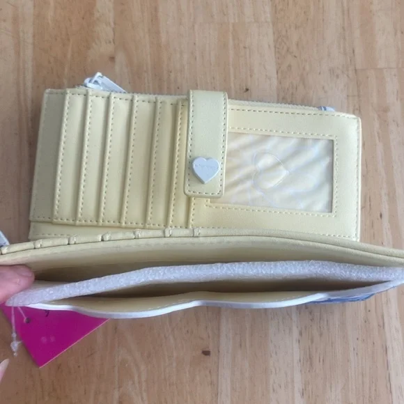 Betsey Johnson Blue white yellow Floral Wallet wristlet phone holder NWT. - Picture 10 of 13